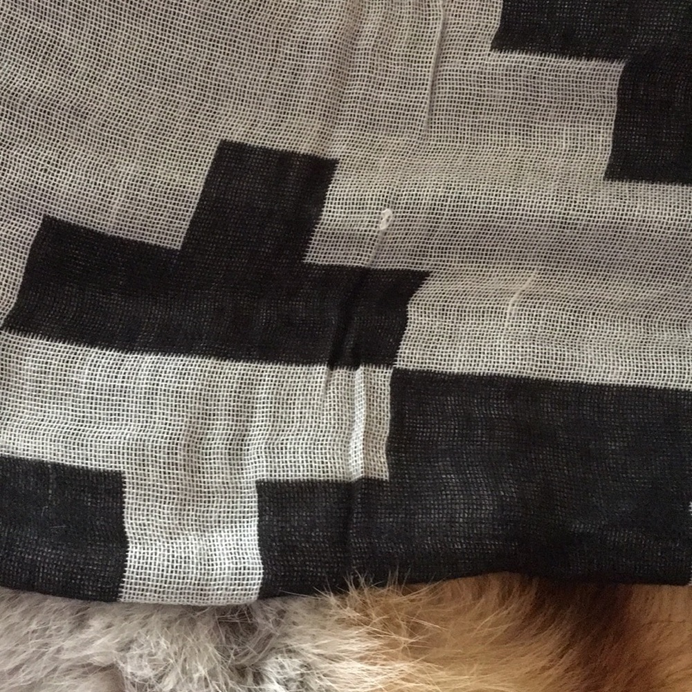 Geometric Pattern Wrap Scarf - image 4